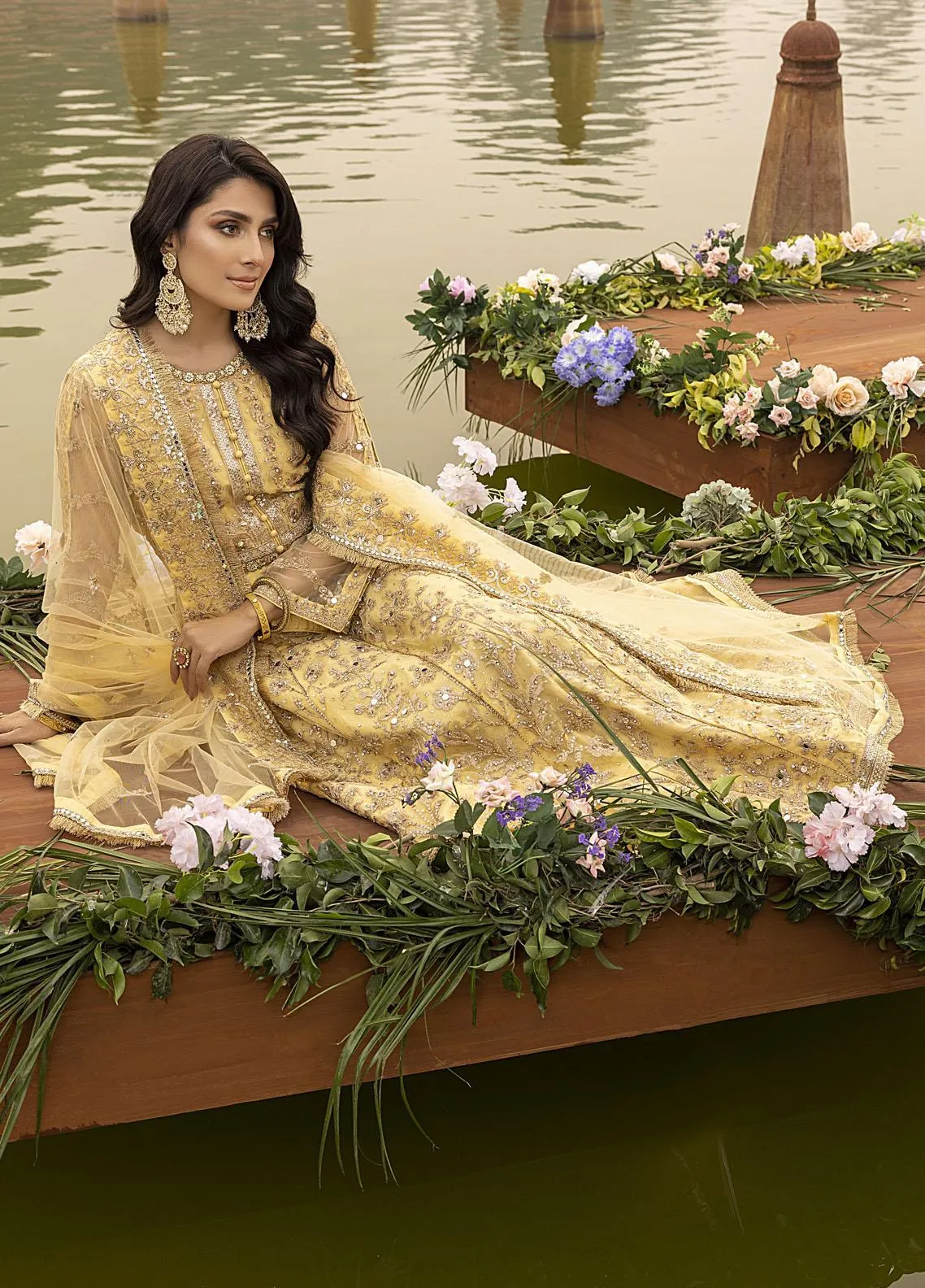Sonia Umer Embroidered Wedding Collection (Splendour Yellow)